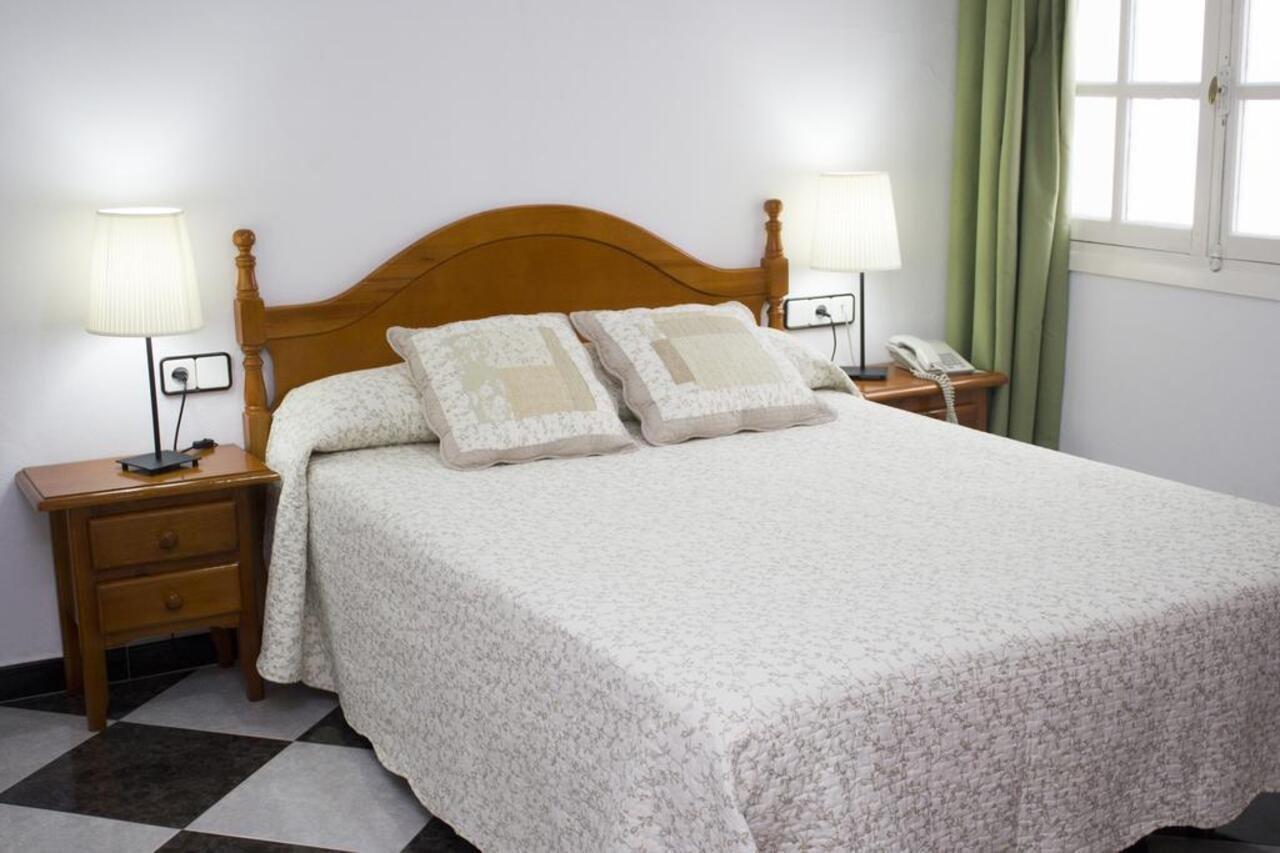Hotel Oasis Conil de la Frontera Kültér fotó